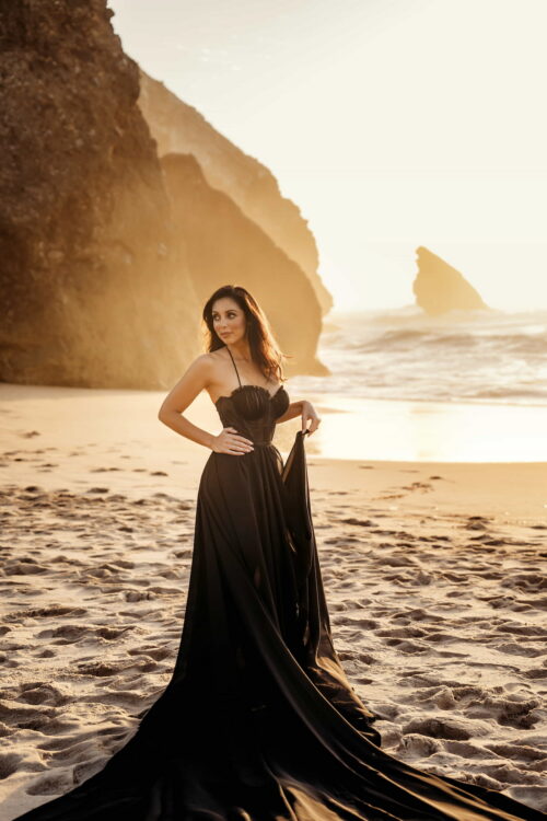 black flying maternity dress Dominikana Kamaprops beach photoshoot gown