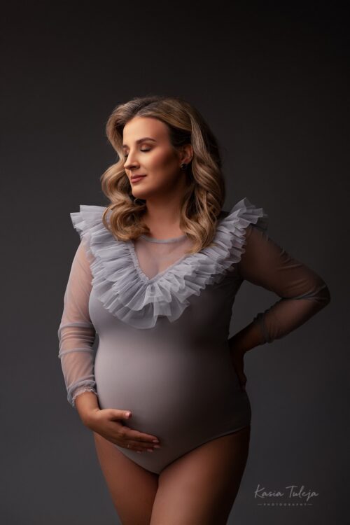 Maternity photoshoot with tulle top and boat neckline
