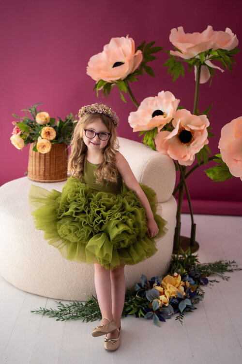 Olive green tulle dress for girls with voluminous ruffled skirt – Kamaprops